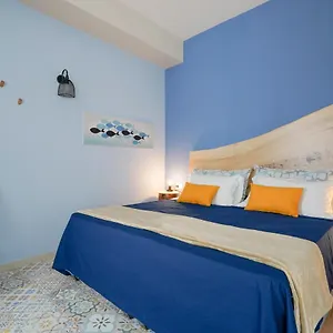 Mediterranea Apartment- Station - Free Wifi&netflix , Bari Italia